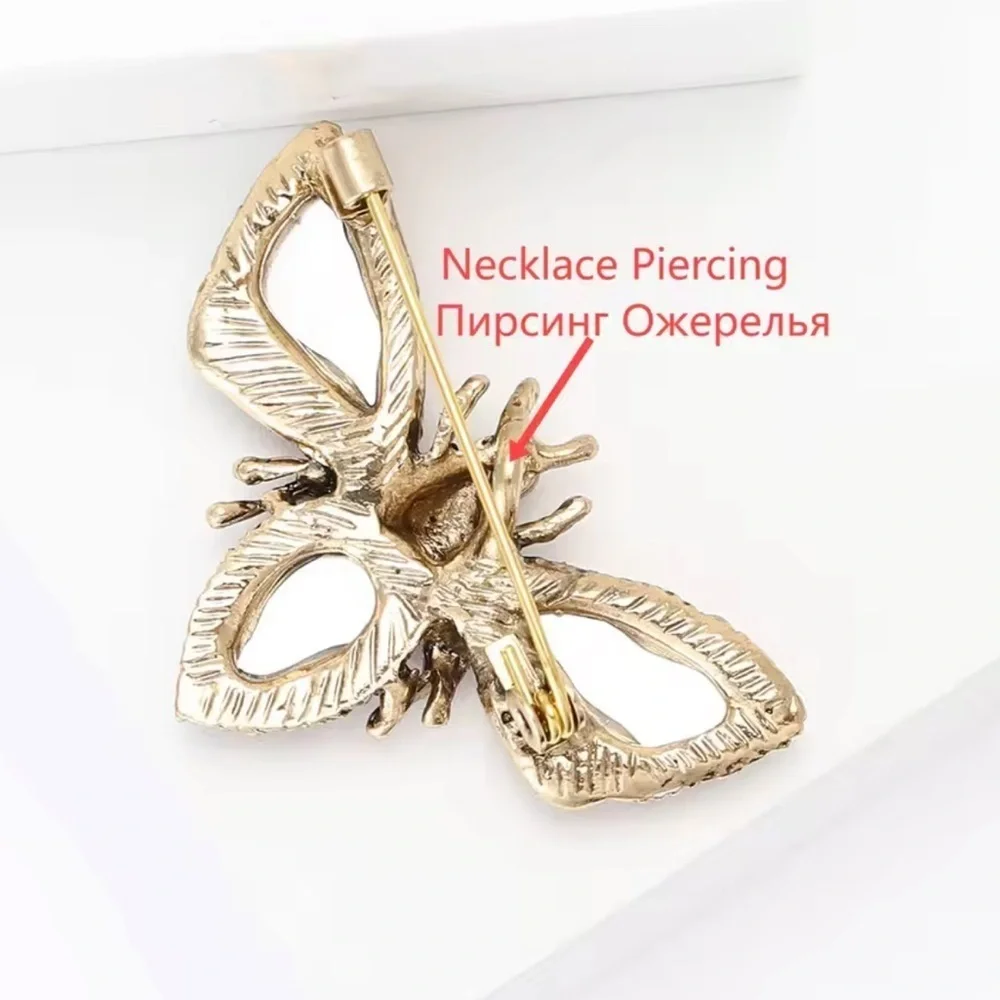 Vintage Amber Gem Insect Brooch — Gold Tone